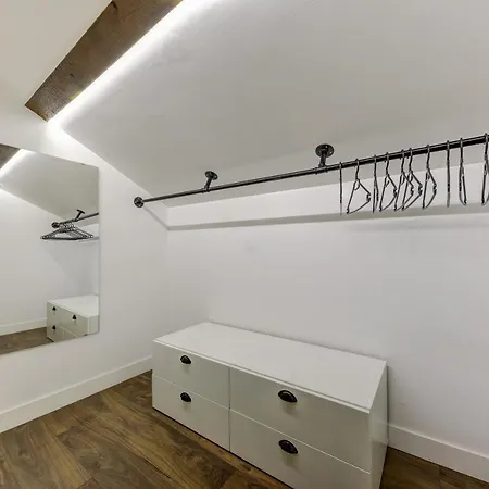 L'industrie-loft-t2-clim-parking A Proximite *